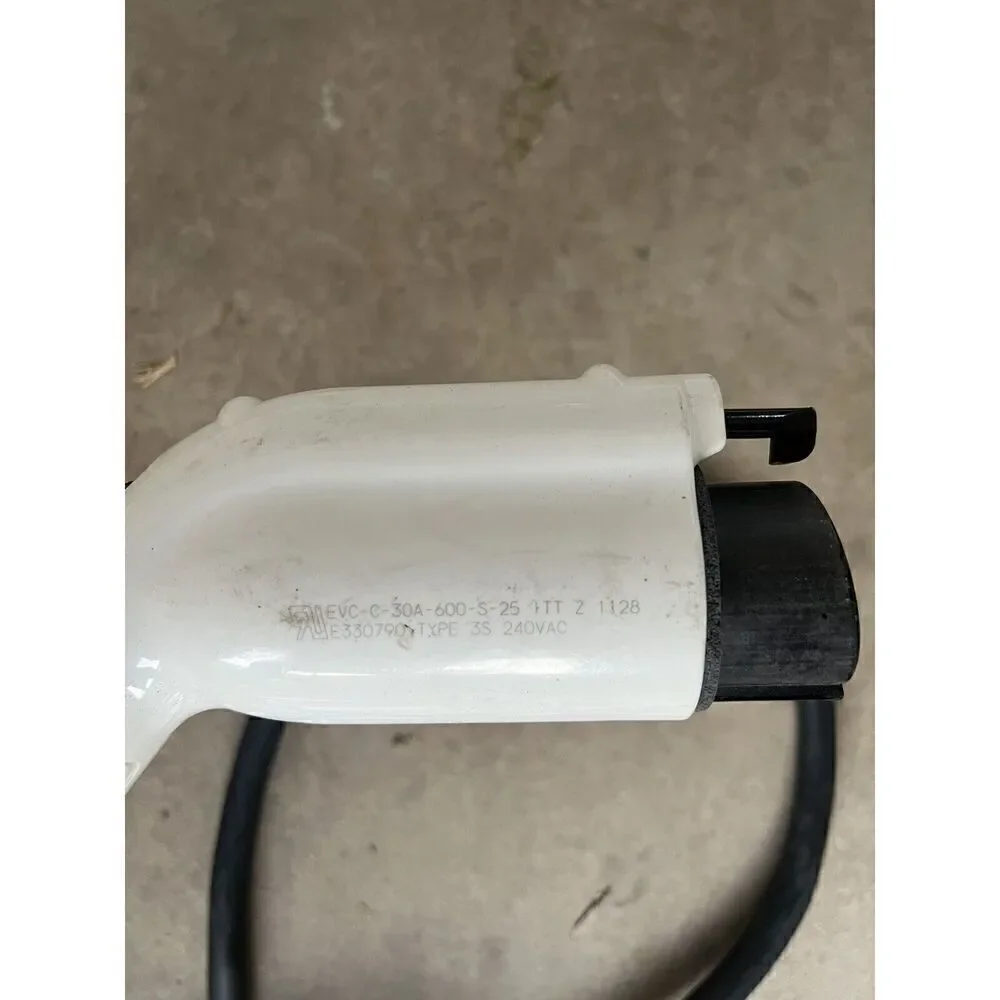 ClipperCreek CS-40, 32 Amp Tesla EV Charging Station DS-100 0230-00-003